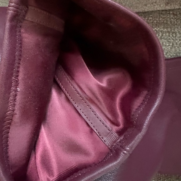 STUART WEITZMAN Ladies Size 7.5 Burgandy Leather Tall Heeled Boots - Picture 8 of 12